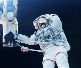 Kapu Tibor is ezt csinálhatja: így könnyítenek magukon az asztronauták az űrben