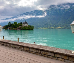 Egy Netflix sorozat teheti tönkre ezt az apró svájci falut: szinte könyörögnek a kevesebb turistáért Egy Netflix sorozat teheti tönkre ezt az apró svájci falut: szinte könyörögnek a kevesebb turistáért