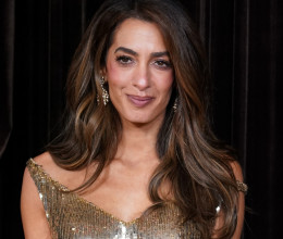 Amal Clooney volt az Albies-gála legszebbje: arany ruhájában fenséges királynőként ragyogott a vörös szőnyegen Amal Clooney volt az Albies-gála legszebbje: arany ruhájában fenséges királynőként ragyogott a vörös szőnyegen