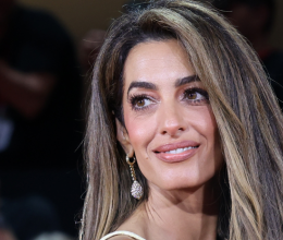 Királynőként tündökölt Amal Clooney: ilyen álomszép estélyi ruhát még sosem láttunk rajta Királynőként tündökölt Amal Clooney: ilyen álomszép estélyi ruhát még sosem láttunk rajta