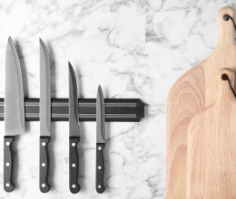 Tényleg ez okozhatta a világhírű tévés séf halálát? Itthon is rengetegen gyászolják