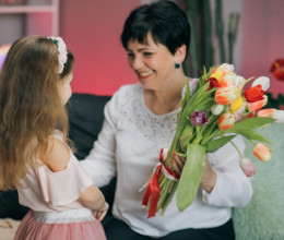 Ha ezt teszed a vízbe, hetekig friss marad az anyák napi vágott virág: dupla annyi ideig lesz szép és üde a csokor Ha ezt teszed a vízbe, hetekig friss marad az anyák napi vágott virág: dupla annyi ideig lesz szép és üde a csokor