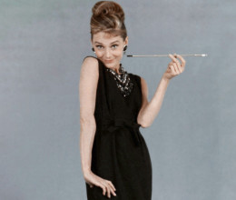 Audrey Hepburn miatt született meg a világ egyik leghíresebb parfümje: 27 ezer forintért még ma is beszerezhető az ikonikus illat Audrey Hepburn miatt született meg a világ egyik leghíresebb parfümje: 27 ezer forintért még ma is beszerezhető az ikonikus illat