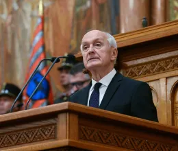 Hűha: ennyit kereshet az új köztárasági elnök, ezt pedig törvény írja elő Hűha: ennyit kereshet az új köztárasági elnök, ezt pedig törvény írja elő