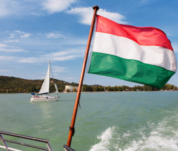 A Németországból induló repülő a Balaton felé ért, elképesztő látvány tárult az utasok elé