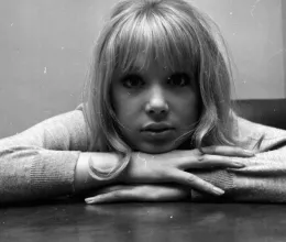 George Harrison és Eric Clapton is rajongott ezért a nőért: így néz ki most, 81 évesen a zenészek egykori múzsája, Pattie Boyd