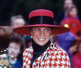 Harmincnégy év után kiásták Diana hercegné időkapszuláját, meghökkentő, milyen állapotban került elő a tartalma - Fotó