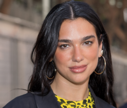 Dua Lipa bikinije szinte semmit nem takar: fülledt fotókon mutatta meg hibátlan alakját az énekesnő