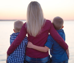 Drámai változás az anyákat érintő szja-kedvezményben: ők már biztosan kiszorulnak a jogosultak köréből Drámai változás az anyákat érintő szja-kedvezményben: ők már biztosan kiszorulnak a jogosultak köréből