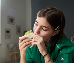 Ez az 5 legjobb étel az érettségi alatt, hogy az agyad verhetetlen legyen, és csökkenjen a stressz is Ez az 5 legjobb étel az érettségi alatt, hogy az agyad verhetetlen legyen, és csökkenjen a stressz is