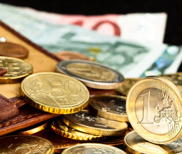Azta: ekkor tűnhet el a forint Magyarországról, és jön az euró