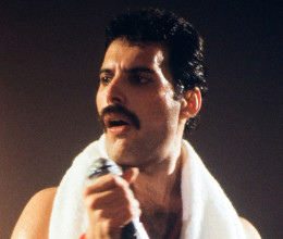 Freddie Mercury a halála előtt szívbemarkoló dologgal ütötte el az időt