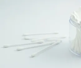 Ezért tilos közvetlenül zuhanyzás után fülpiszkálót használni: súlyos következménye is lehet annak, ha mégis így teszel