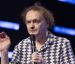 Nagyon megosztja az embereket Galla Miklós, sokszor a kommentelők is egymásnak esnek Nagyon megosztja az embereket Galla Miklós, sokszor a kommentelők is egymásnak esnek