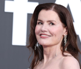 Megmutatta tökéletes alakját a 70 éves Geena Davis Cannes-ban
