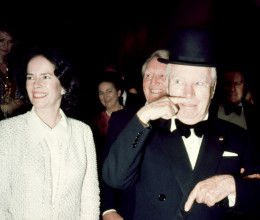 Ki volt Charlie Chaplin gyönyörű negyedik felesége? – Oona O'Neill 36 évvel volt fiatalabb a híres színésznél Ki volt Charlie Chaplin gyönyörű negyedik felesége? – Oona O'Neill 36 évvel volt fiatalabb a híres színésznél