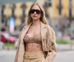 Újra hódít ez a bizarr divattrend: ezt villantja most mindenki a tavaszi outfitjében Újra hódít ez a bizarr divattrend: ezt villantja most mindenki a tavaszi outfitjében