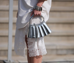 Ha csak egy táskát veszel idén, ez legyen az: minden szettet elegánsabbá tesz Ha csak egy táskát veszel idén, ez legyen az: minden szettet elegánsabbá tesz