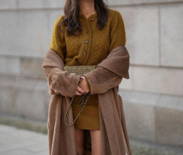 Újra divatba jött nagymamáink kedvenc ruhadarabja: Így viseld, hogy ne legyen retró hatása