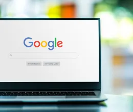 Drámaian átalakult a Google keresője, és a változás már Magyarországon is életbe lépett Drámaian átalakult a Google keresője, és a változás már Magyarországon is életbe lépett