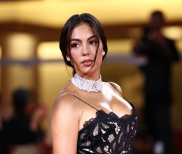 Sosem láttuk még ennyire dögösnek Cristiano Ronaldo menyasszonyát: Georgina apró bikiniben mutatta meg tökéletes alakját - Fotó