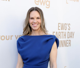 Hollywoodi szenzáció: várandós az 52 éves Hilary Swank Hollywoodi szenzáció: várandós az 52 éves Hilary Swank