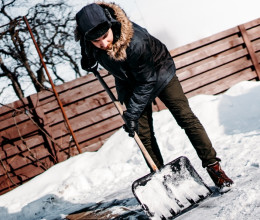 A törvény senkivel sem kivételez: gigászi bírság lehet a vége, ha nem lapátolod el a havat a házad elől 