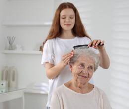 Ez segíthet megállítani, hogy az időskori hajhullás elszabaduljon Ez segíthet megállítani, hogy az időskori hajhullás elszabaduljon