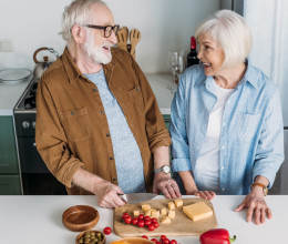Az idősek étrendjéből gyakran kimarad, pedig az egyik legértékesebb sajtféle