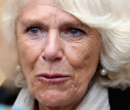 Kamilla még sírt is: ezt tette vele Erzsébet királynő a halála előtt, nagyon megbántotta a menyét