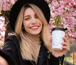 Lila kávé, ube latte - Megérkeztek a tavaszi szezon legkülönlegesebb italai