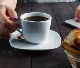 A szakértő figyelmeztet: az egészségeddel játszol, ha túl korán iszod meg a napi első kávédat - eddig érdemes várnod vele A szakértő figyelmeztet: az egészségeddel játszol, ha túl korán iszod meg a napi első kávédat - eddig érdemes várnod vele