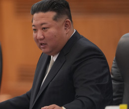 Kim Dzsongun különös ajándékot vár el a legközelebbi embereitől: aki hibázik, könnyen kegyvesztetté válhat a diktátor szemében Kim Dzsongun különös ajándékot vár el a legközelebbi embereitől: aki hibázik, könnyen kegyvesztetté válhat a diktátor szemében
