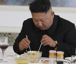 Elképesztő, mit reggelizik egy nap Kim Dzsongun: ezek a diktátor kedvenc fogásai