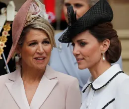 Tudtad? Így üzennek a hercegnék és királynék az öltözékükkel: minden színnek titkos jelentése van