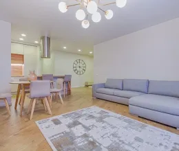 Tükör, fény, tér: optikai trükkök kis lakásokban Tükör, fény, tér: optikai trükkök kis lakásokban