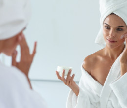 Aludj ebben a 2000 forintos krémben, és másnapra olyan sima lesz a bőröd, mint a babáké: még a pattanásokon is segít Aludj ebben a 2000 forintos krémben, és másnapra olyan sima lesz a bőröd, mint a babáké: még a pattanásokon is segít