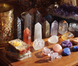 Te hányadikán születtél? Születésed dátuma elárulja, melyik a szerencsehozó kristályod 