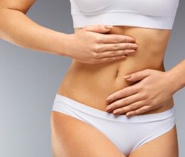 Ez a japán módszer beindítja az éjszakai zsírégetést: ha ebbe teszed a lábad elalvás előtt, reggel laposabb hassal ébredhetsz