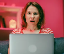 Állásra jelentkezett a nő, 8 év síri csend után olyan választ kapott, hogy majdnem megállt a szíve Állásra jelentkezett a nő, 8 év síri csend után olyan választ kapott, hogy majdnem megállt a szíve