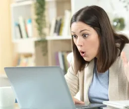 Állásra jelentkezett a nő, 8 év hallgatás után olyan választ kapott, hogy majdnem elájult a meglepetéstől Állásra jelentkezett a nő, 8 év hallgatás után olyan választ kapott, hogy majdnem elájult a meglepetéstől