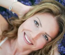 Nem csak a kialvatlanság az oka: Miért tűnik állandóan karikásnak a szemed?