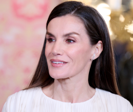 Ilyen mesés szettet is rég láttunk már Letíciától: a spanyol királyné még önmagát is túlszárnyalta a téli darabban