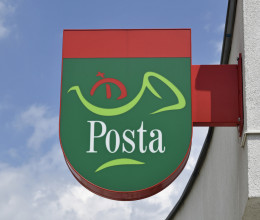 Az autóból sem kell kiszállnod – A Magyar Posta zseniális kényelmi funkciót vezetett be