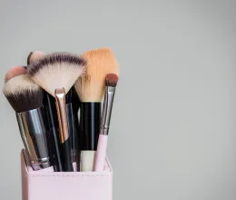 Ezeket a hibákat mindenki elköveti a sminkecset tisztításnál – így csináld helyesen Ezeket a hibákat mindenki elköveti a sminkecset tisztításnál – így csináld helyesen