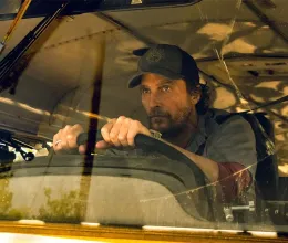 Matthew McConaughey csak egy buszsofőr, a közönség mégis el van ájulva