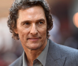 Matthew McConaughey fia betöltötte a 18-at: Friss fotóján Levi már kész férfiként, kiköpött másaként áll a világsztár mellett Matthew McConaughey fia betöltötte a 18-at: Friss fotóján Levi már kész férfiként, kiköpött másaként áll a világsztár mellett
