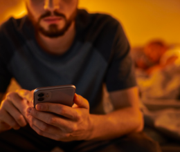 Nem akárkivel kapta rajta a párját a dühös apa a hálószobában – a bosszúja után viszont ő húzta a rövidebbet Nem akárkivel kapta rajta a párját a dühös apa a hálószobában – a bosszúja után viszont ő húzta a rövidebbet