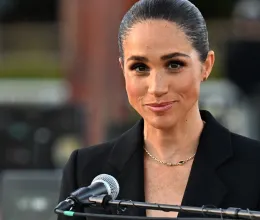 Meghan szóhoz sem jutott: ezt mondta róla Sarolta - A hercegnő egyetlen mondattal hozta zavarba Harry feleségét Meghan szóhoz sem jutott: ezt mondta róla Sarolta - A hercegnő egyetlen mondattal hozta zavarba Harry feleségét