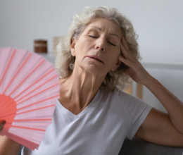 Már 40 éves kor előtt jelentkezhetnek: ezt az 5 furcsa tünetet a perimenopauza is okozhatja Már 40 éves kor előtt jelentkezhetnek: ezt az 5 furcsa tünetet a perimenopauza is okozhatja